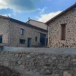 Aupres De Mon Ane Holiday home Neaux